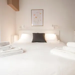 Easy Explore - Ambrogiohost Apartamento